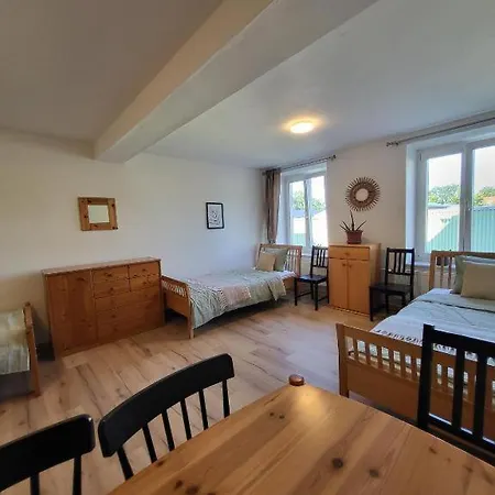 Up To 5 Guests Апартаменты